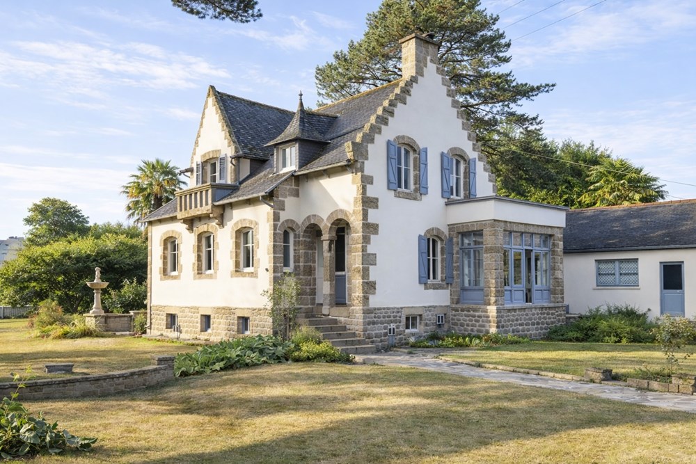 MAISON ANNEE 50 - 137M² - 4 CHAMBRES ( 5 POSSIBLE) - GRAND TERRAIN - COUP DE COEUR - BIEN RARE